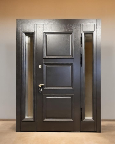 Дверь с остеклением по бокам