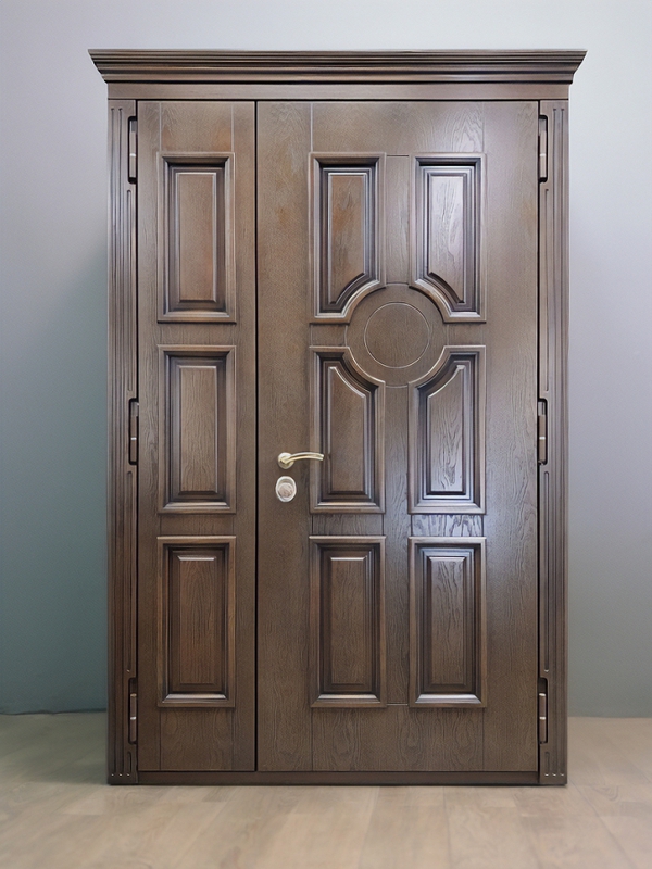 С карнизом и багетом С карнизом и багетом