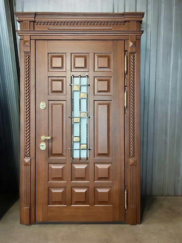 Парадная с карнизом Парадная с карнизом