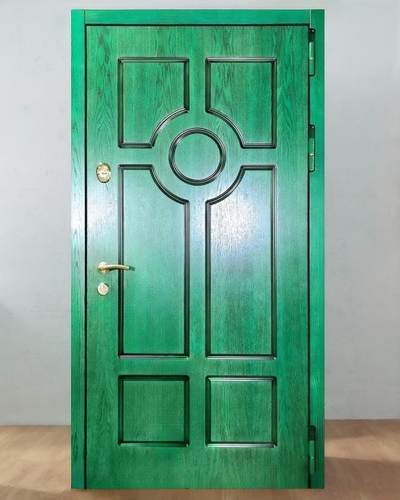 Дверь зеленого цвета