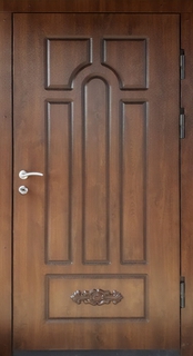 Металлическая утепленная дверь с терморазрывом и фрезерованными панелями МДФ с резьбой