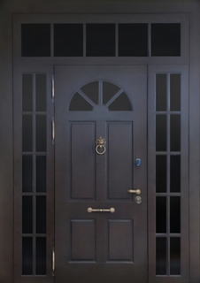 Парадная входная группа с терморазрывом, остеклением и кнокером (отделка МДФ)
