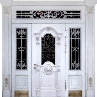 Парадная входная термодверь с капителями, отбойниками, стеклом и ковкой (белый МДФ с резьбой)