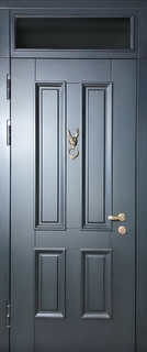 Стальная термодверь с остеклённой верхней вставкой и кнокером «заяц» (МДФ RAL с багетом)